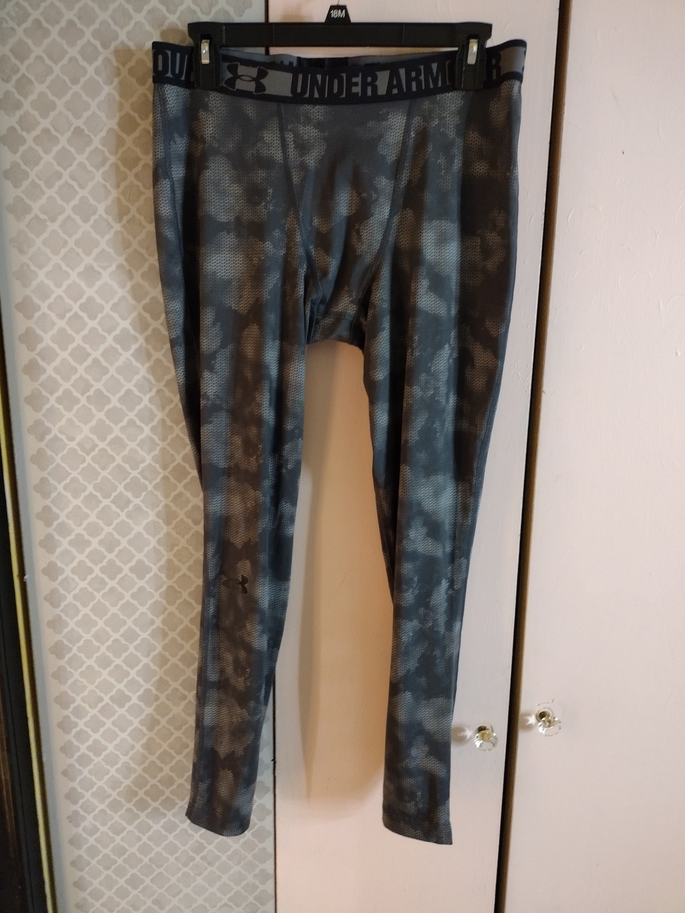 Under Armour Grey Camo Compression Leggings